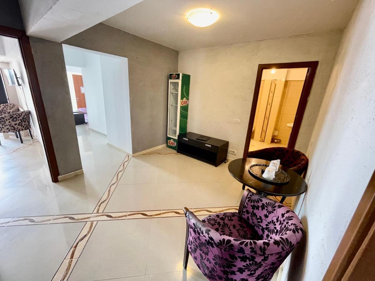 Hotel Mon Caprice Bukarest Kültér fotó