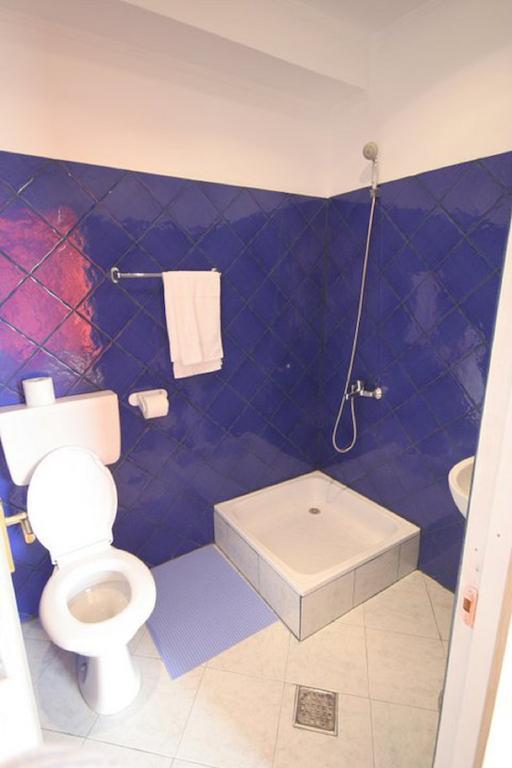 Hotel Mon Caprice Bukarest Kültér fotó