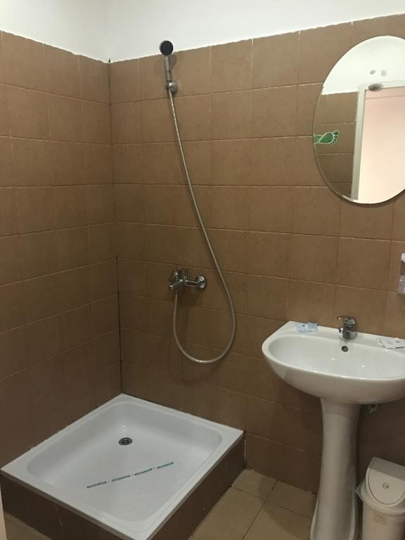 Hotel Mon Caprice Bukarest Kültér fotó